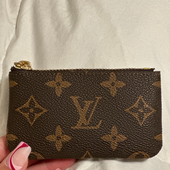 🩵SOLD🩵LOUIS VUITTON | Monogram Canvas Key Pouch code FL4220 - Picture 2 of 9